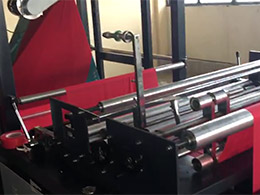 無(wú)紡布立體燙把一體制袋機(jī)（六合一）